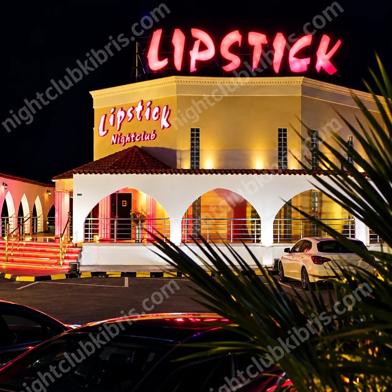 Lipstick Night Club Kıbrıs gece atmosferi